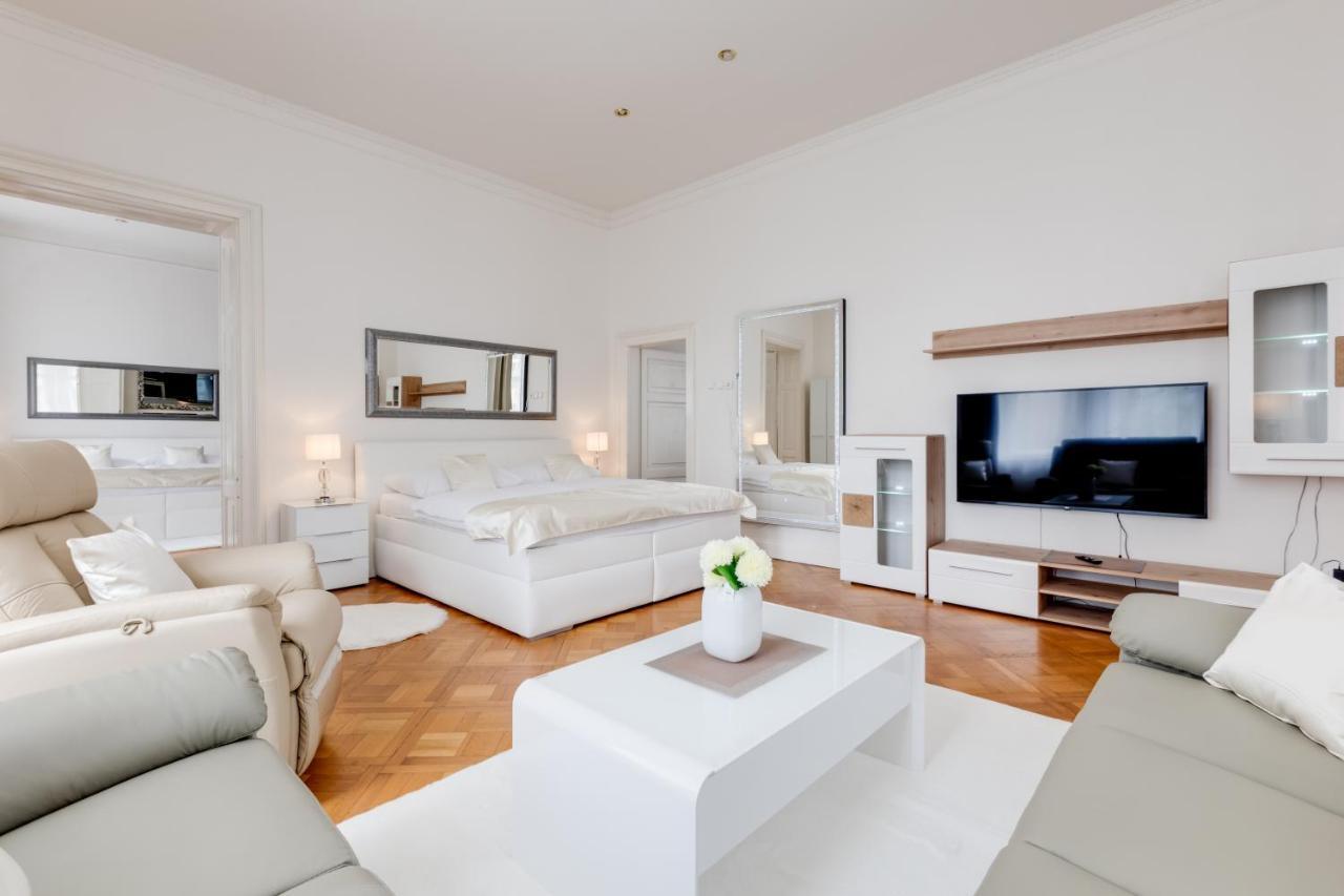 Wenceslass Square Royal Residence Apartments براغ المظهر الخارجي الصورة